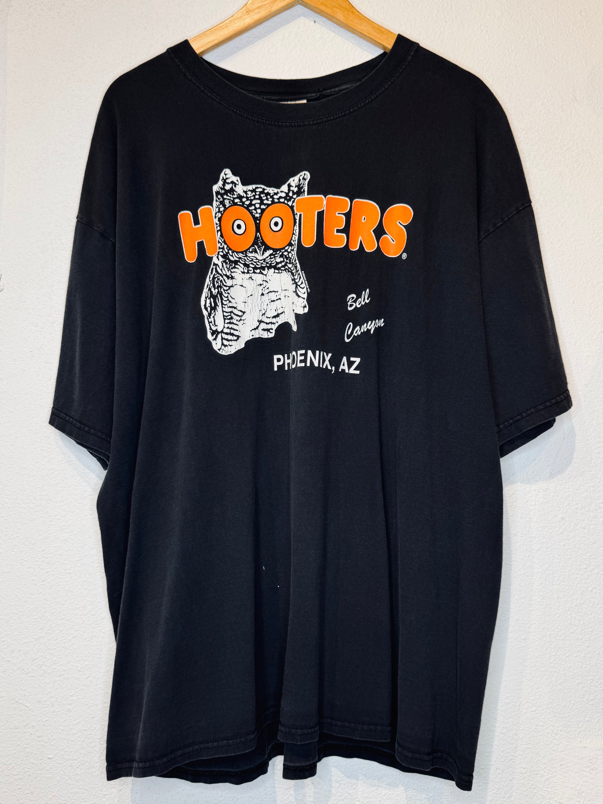 Hooters Phoenix Vintage Tee