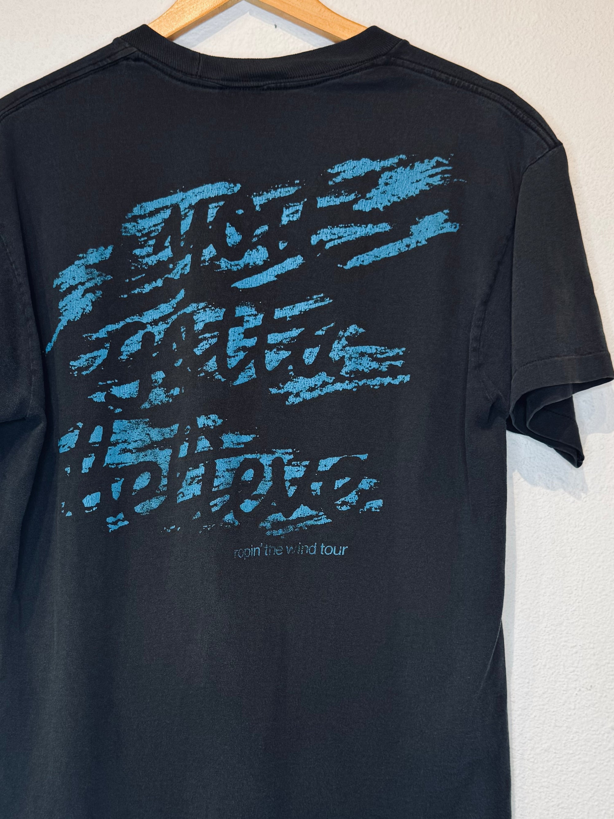 Garth Brooks Ropin the Wind Vintage Tee