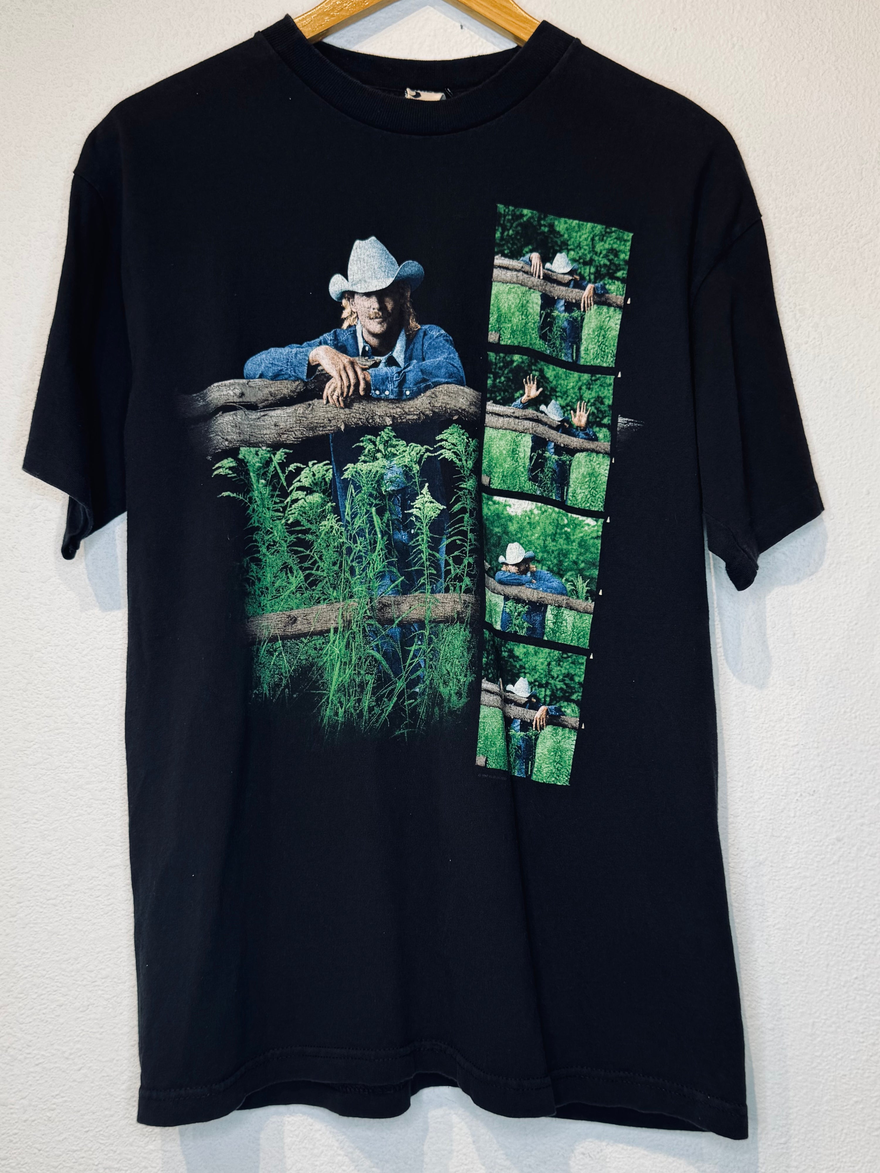 Alan Jackson Photos Vintage Tee