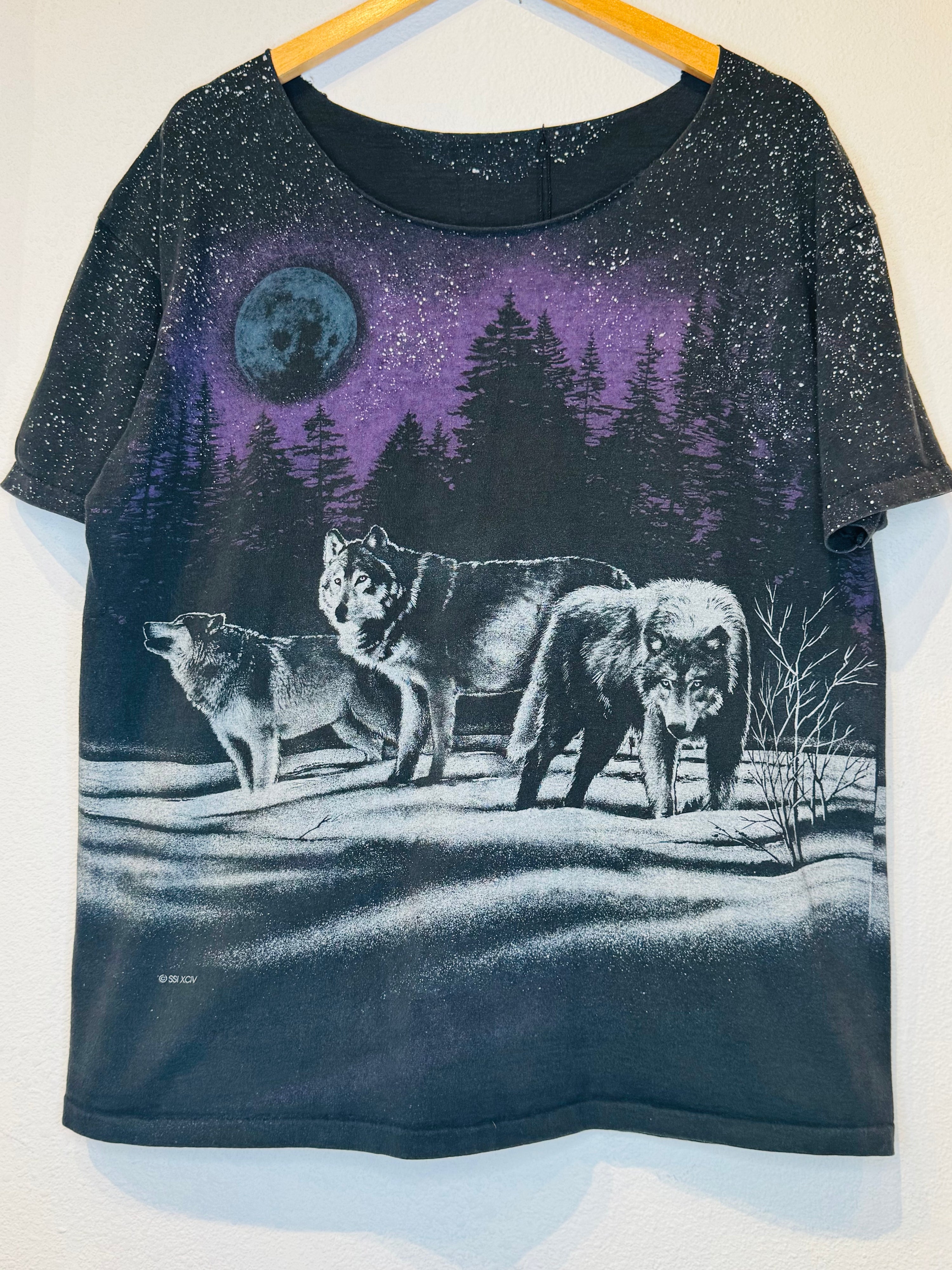 Stary Night Wolves Vintage Tee