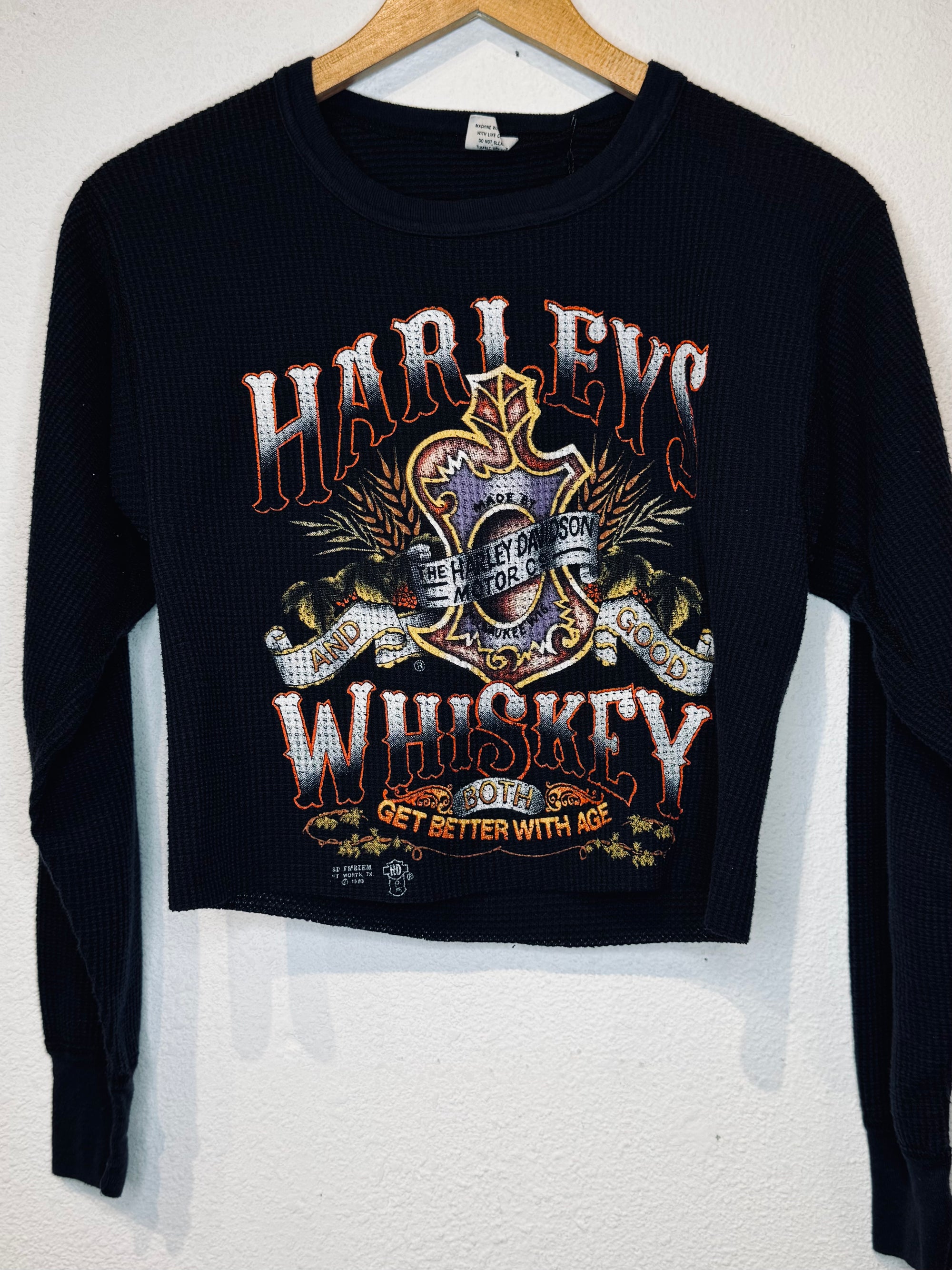 Harleys Whiskey 3D Emblem Vintage Crop Thermal