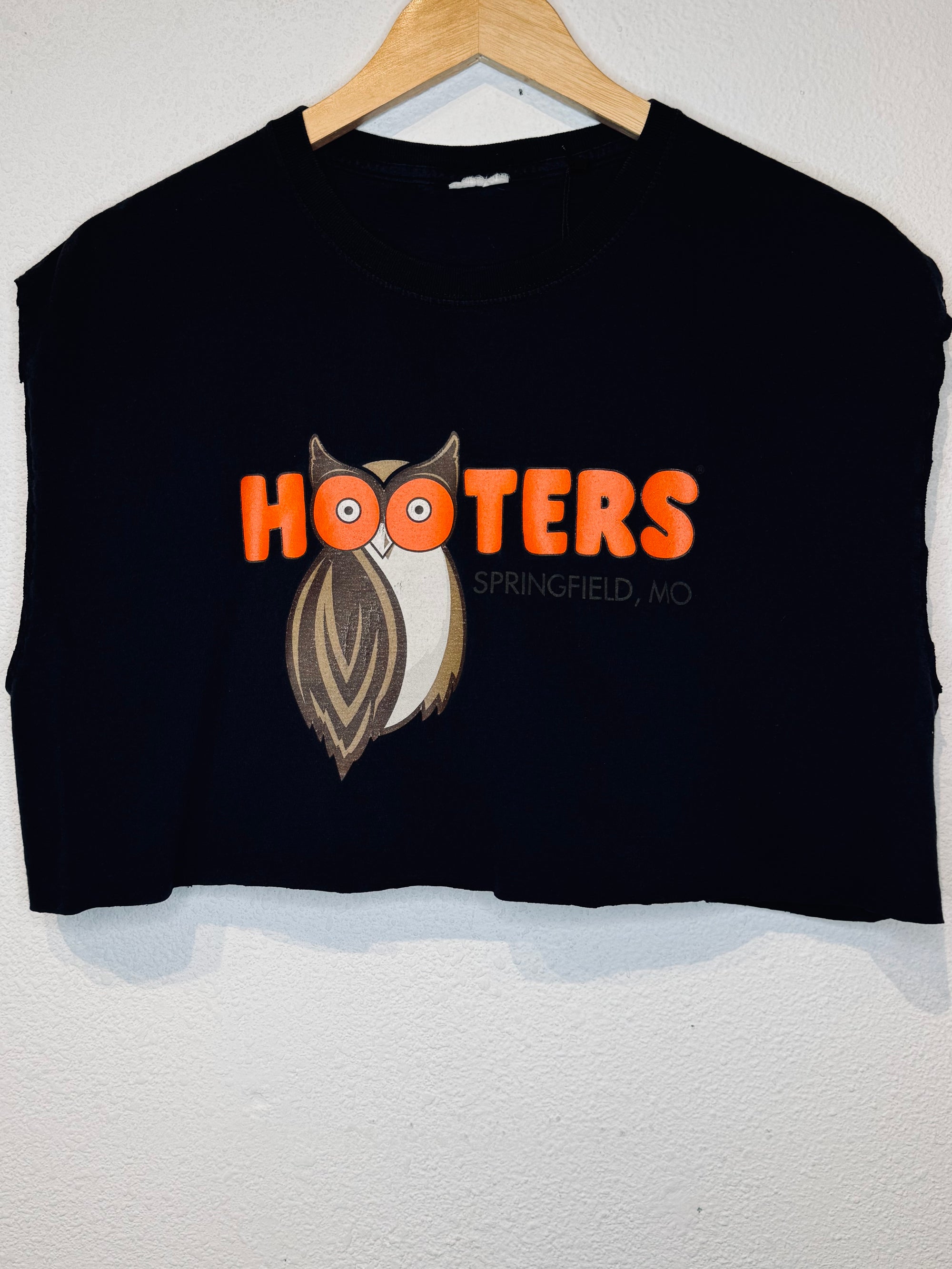 Hooters Springfield Vintage Crop Tank
