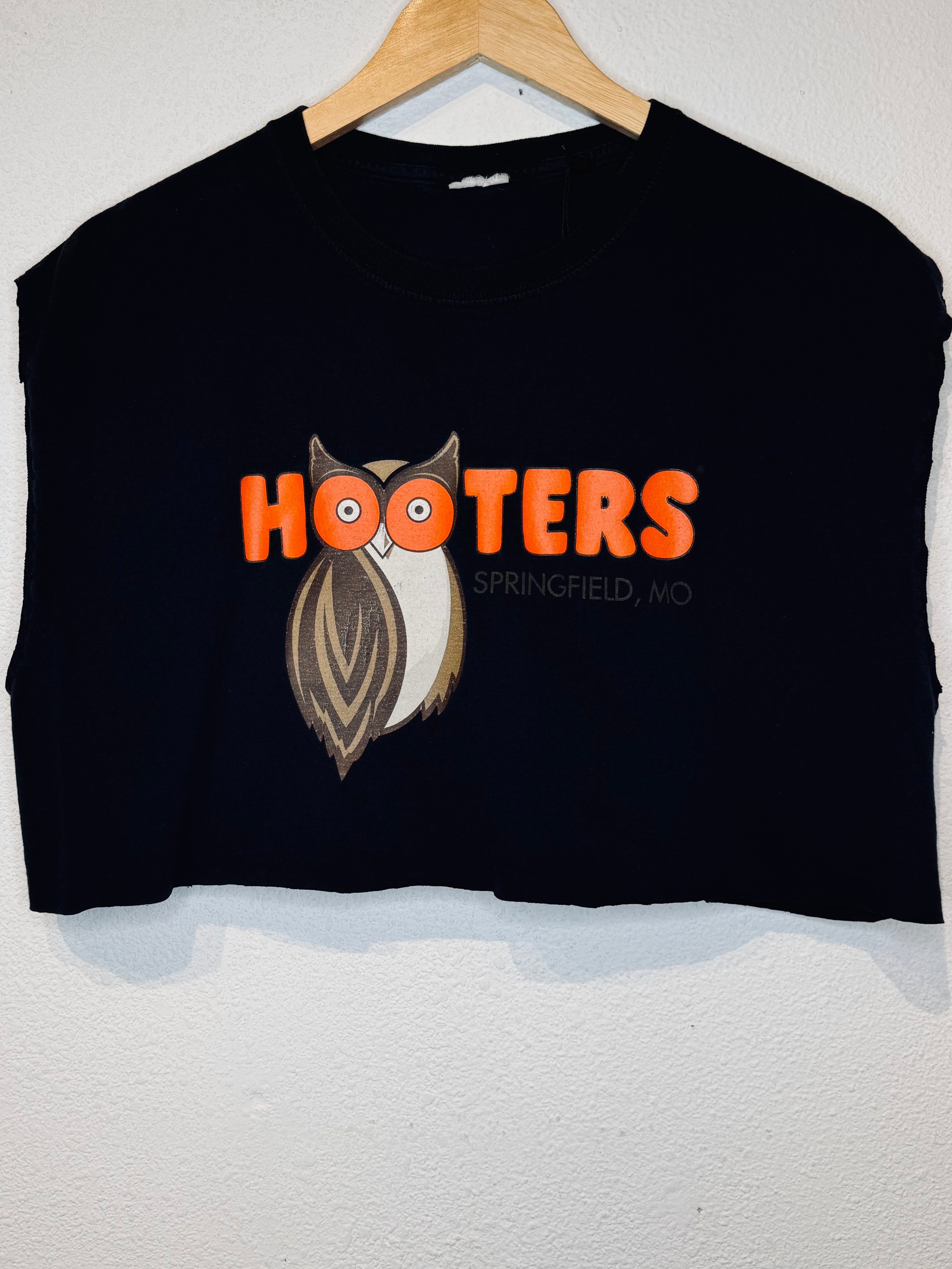 Hooters Springfield Vintage Crop Tank