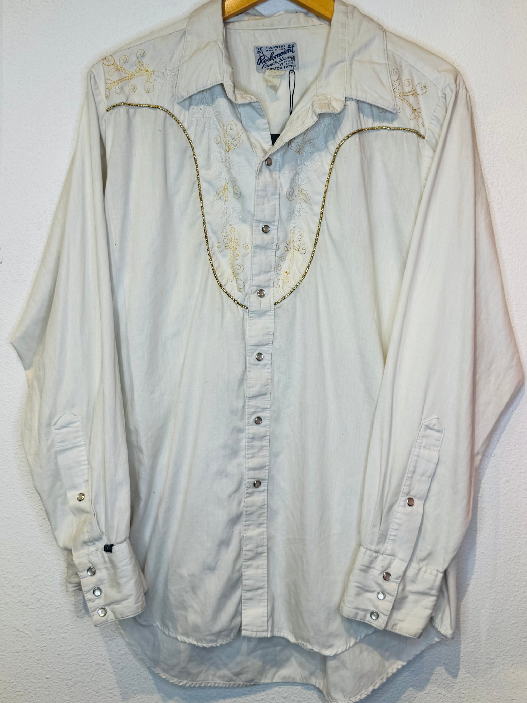 Embroidered Gold Vintage Pearl Snap