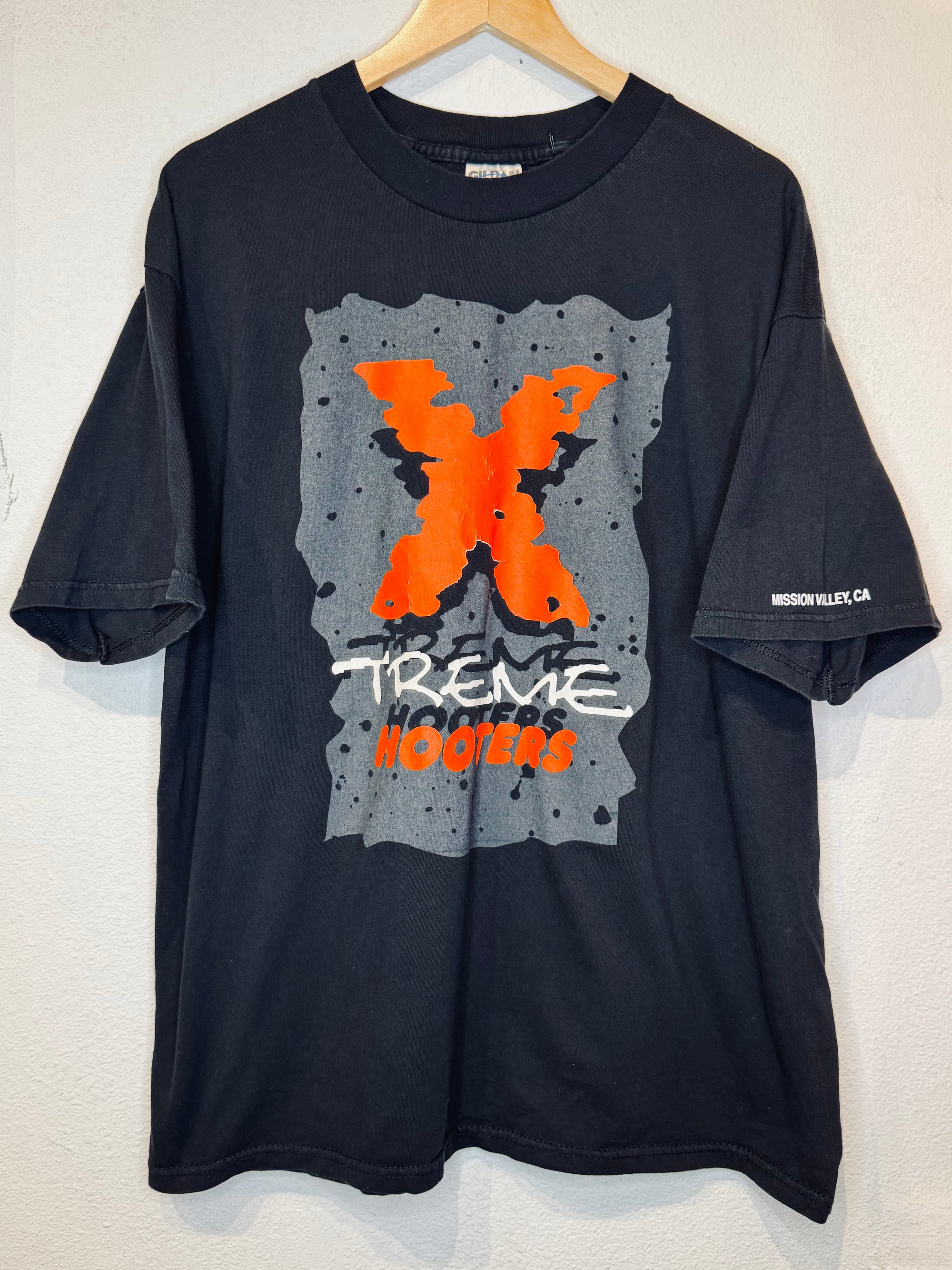 Xtreme Hooters Vintage Tee