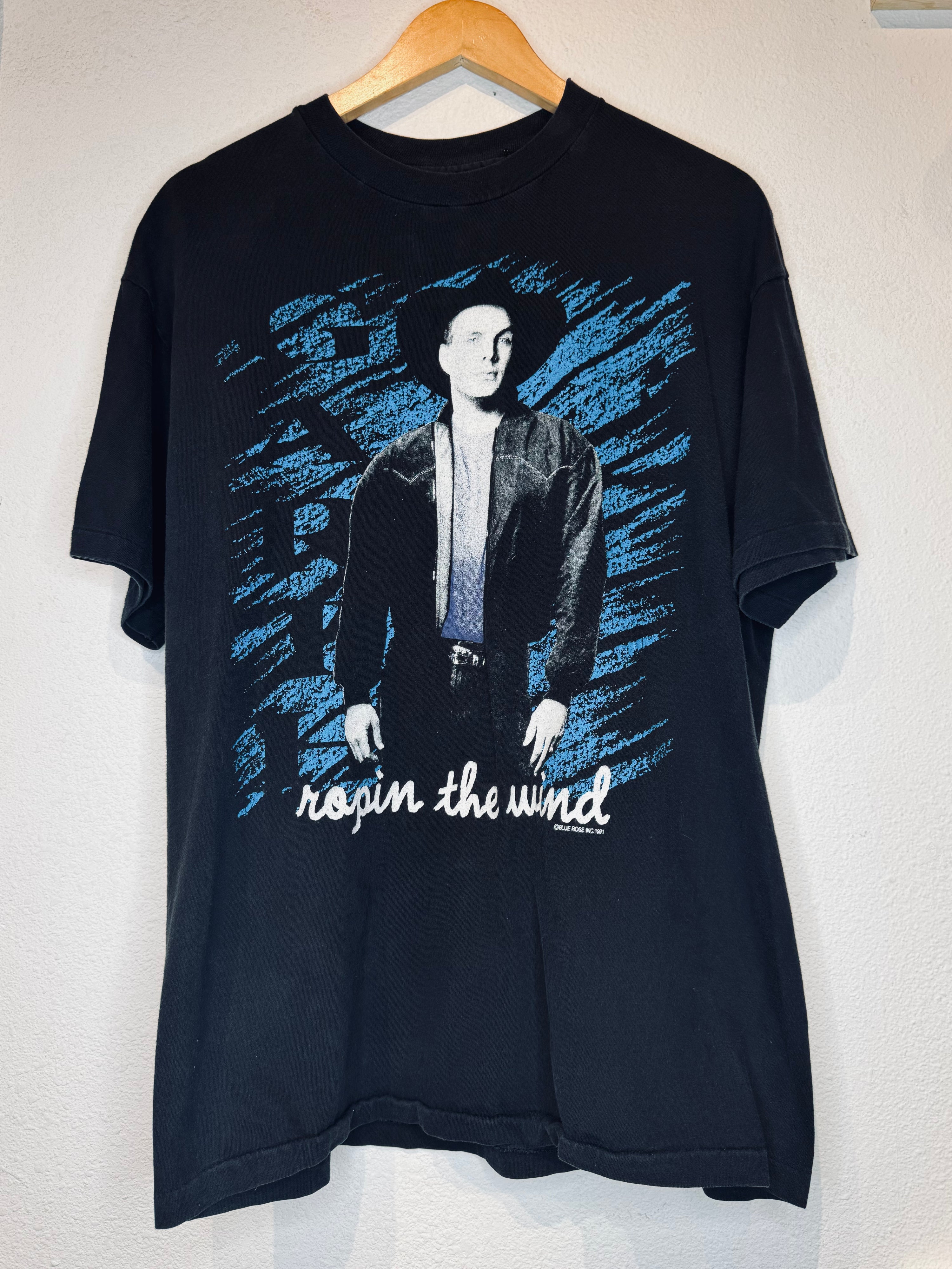 Garth Brooks Ropin the Wind Vintage Tee