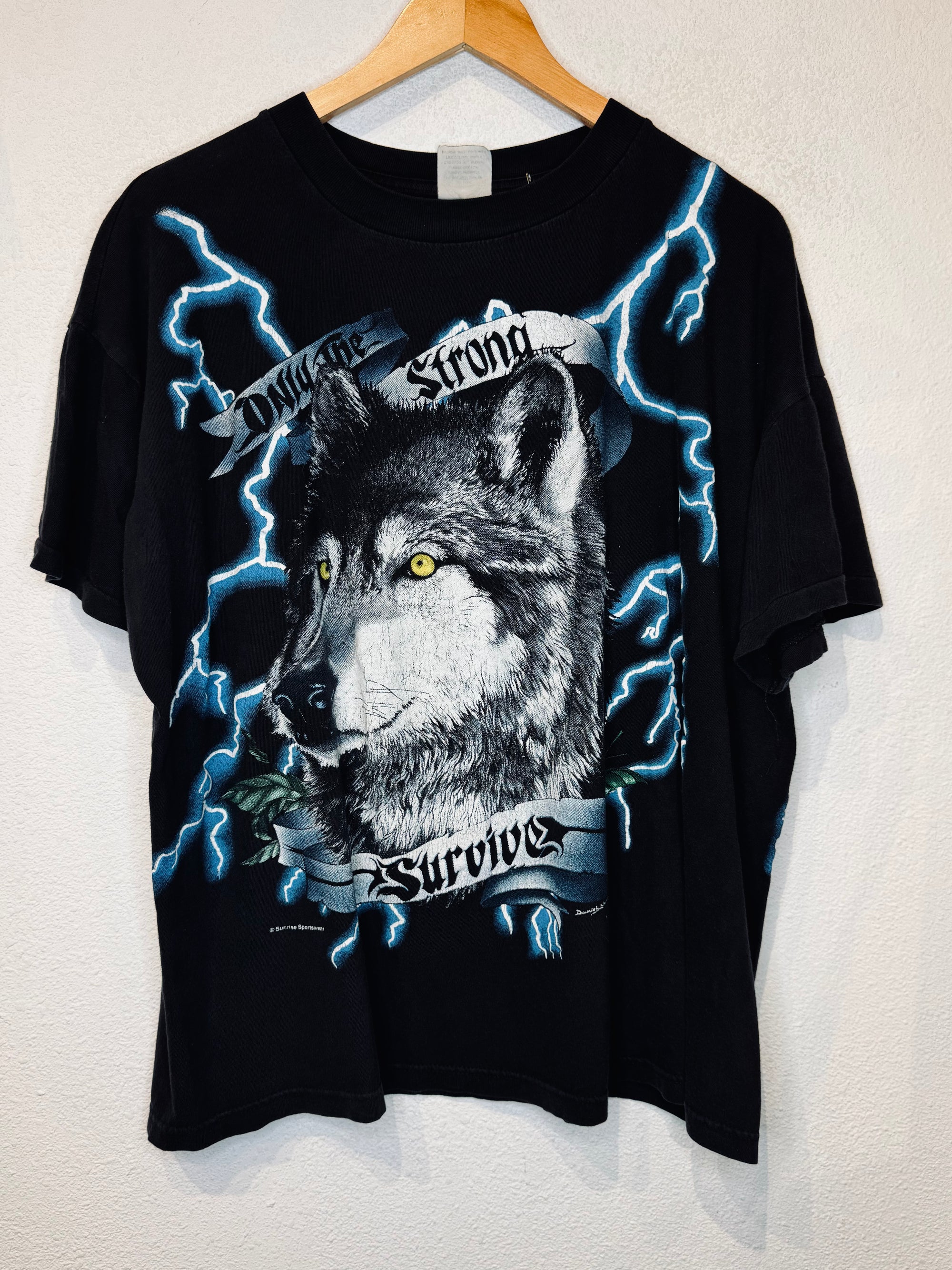 Strong Survive Wolf American Thunder Vintage Tee