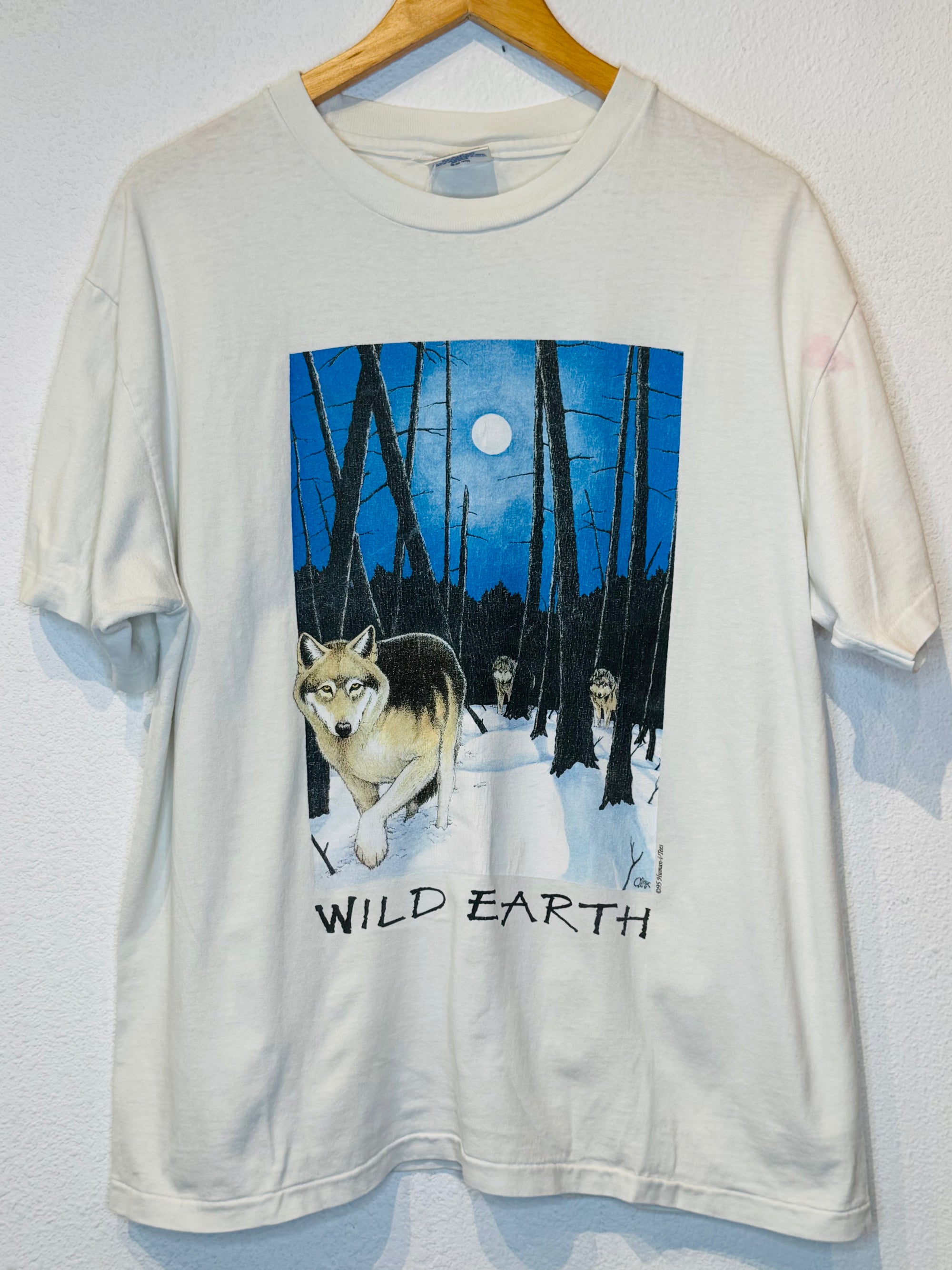 Wild Earth Wolf Vintage Tee - Burnout