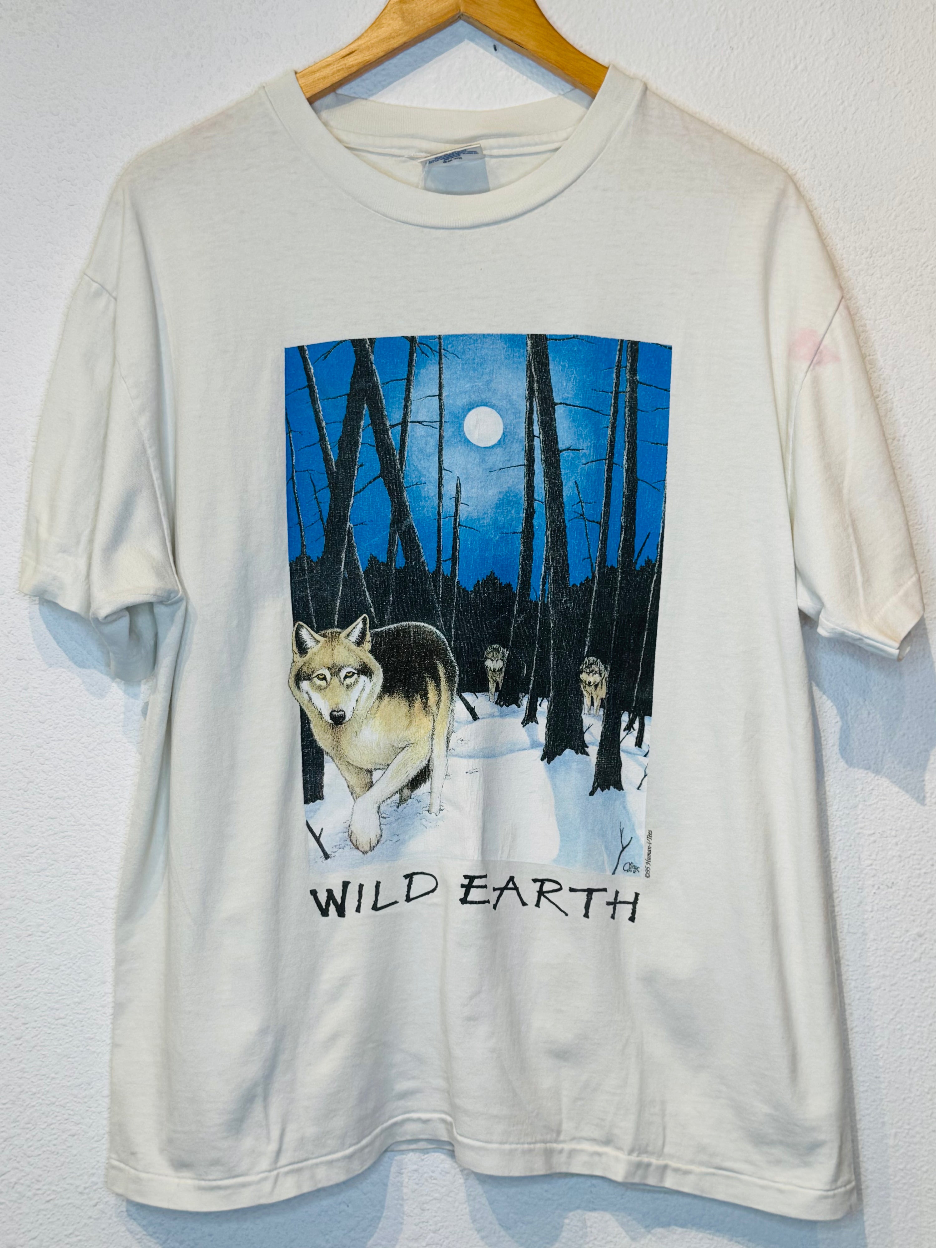 Wild Earth Wolf Vintage Tee - Burnout