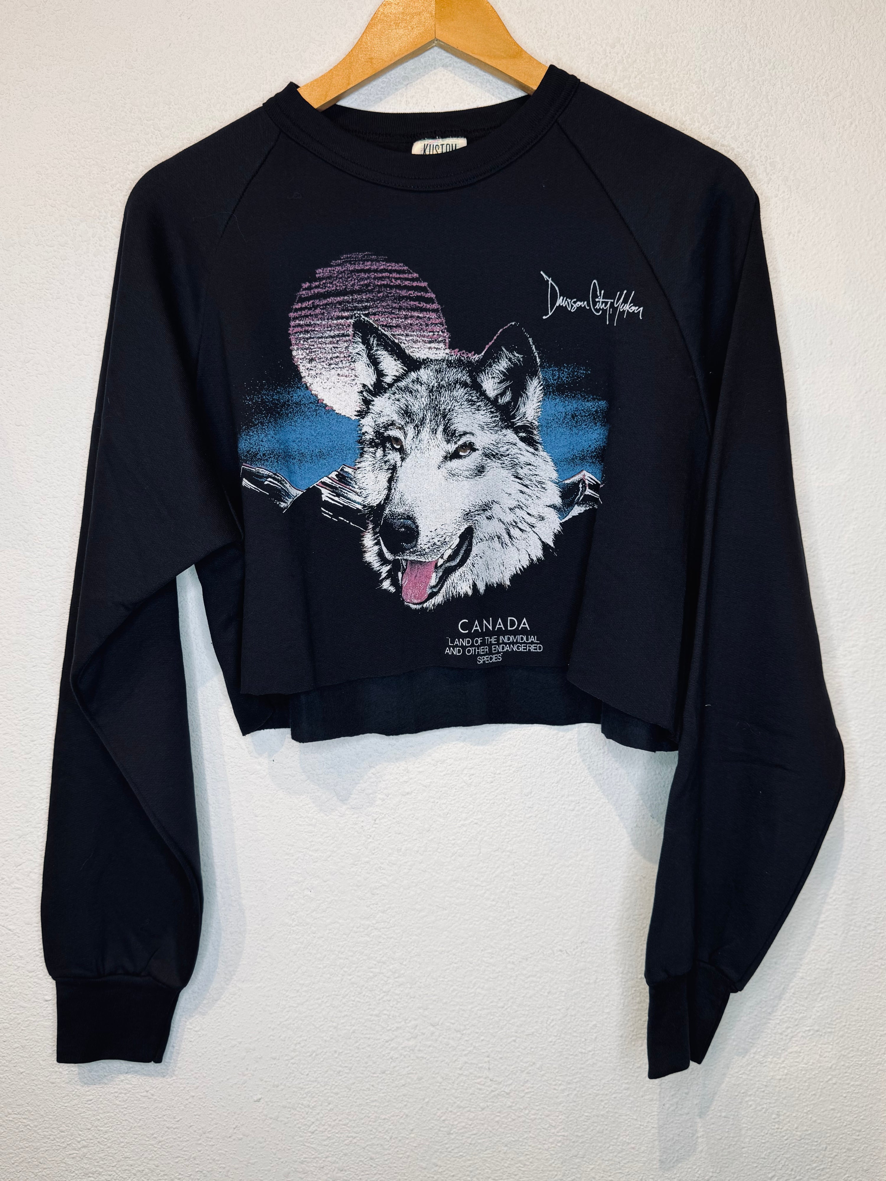 Canada Wolf Vintage Crop Crewneck