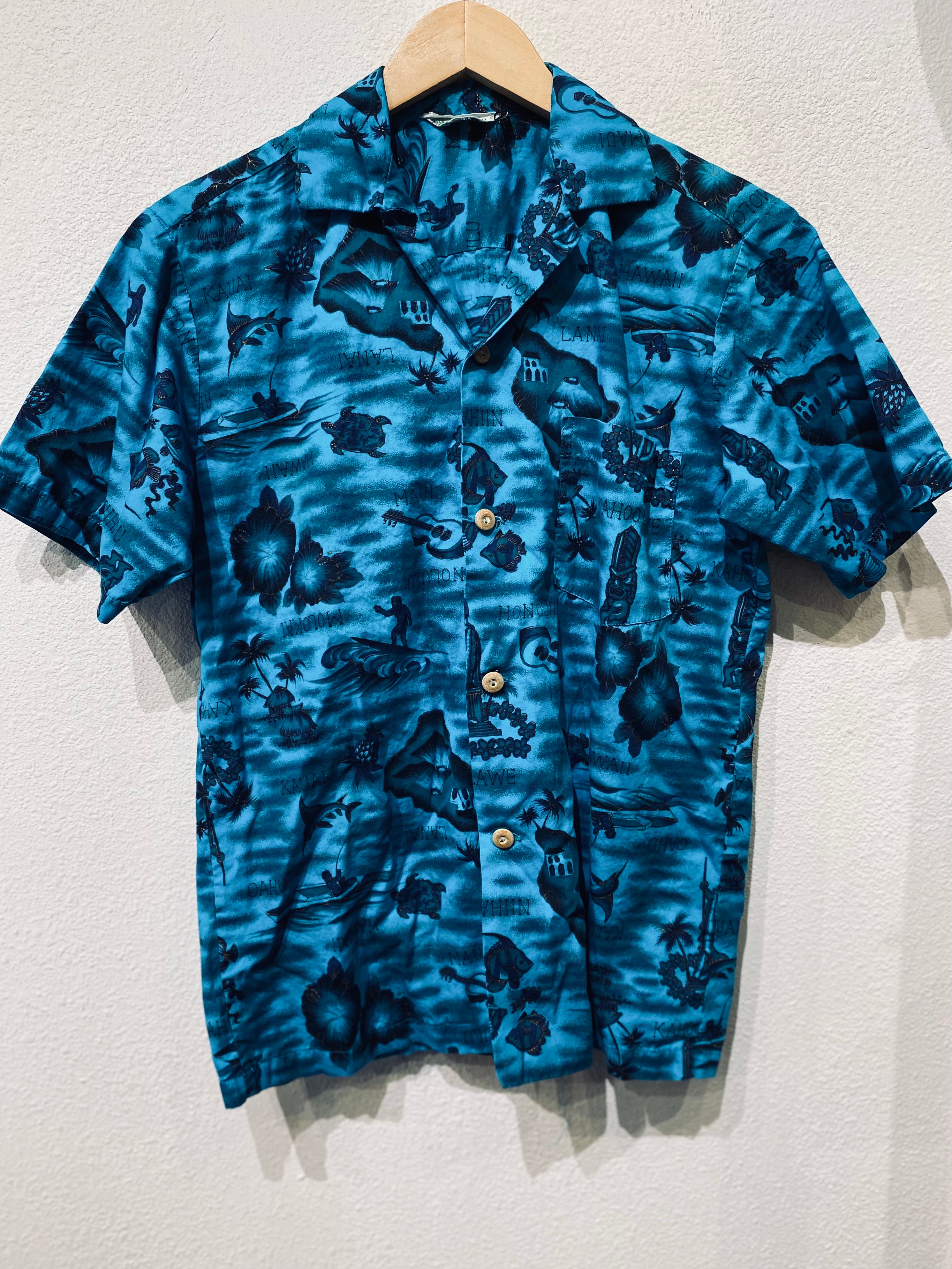 Hawaii Blue Vintage Button Up