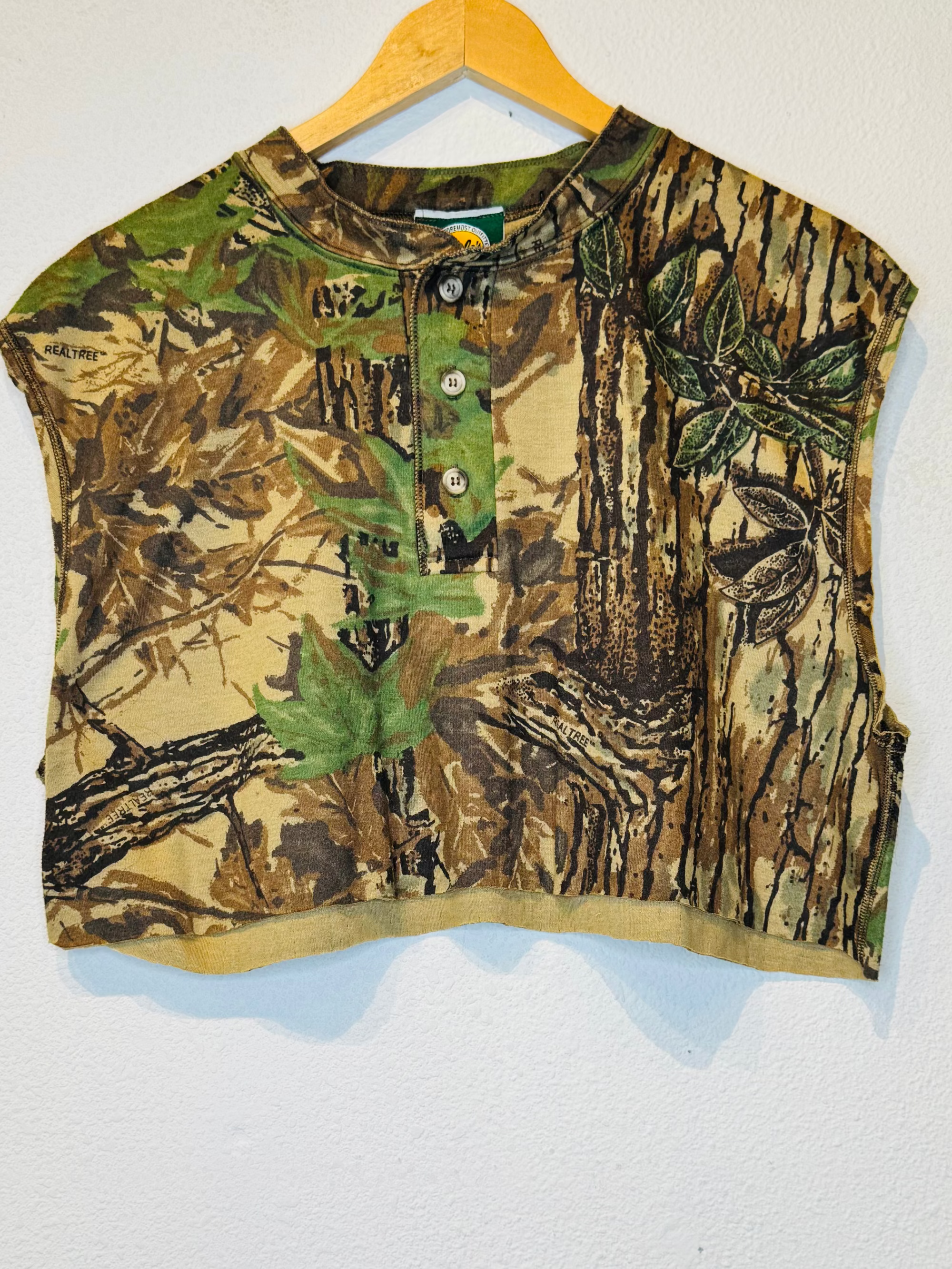 Realtree Button Vintage Crop Tank