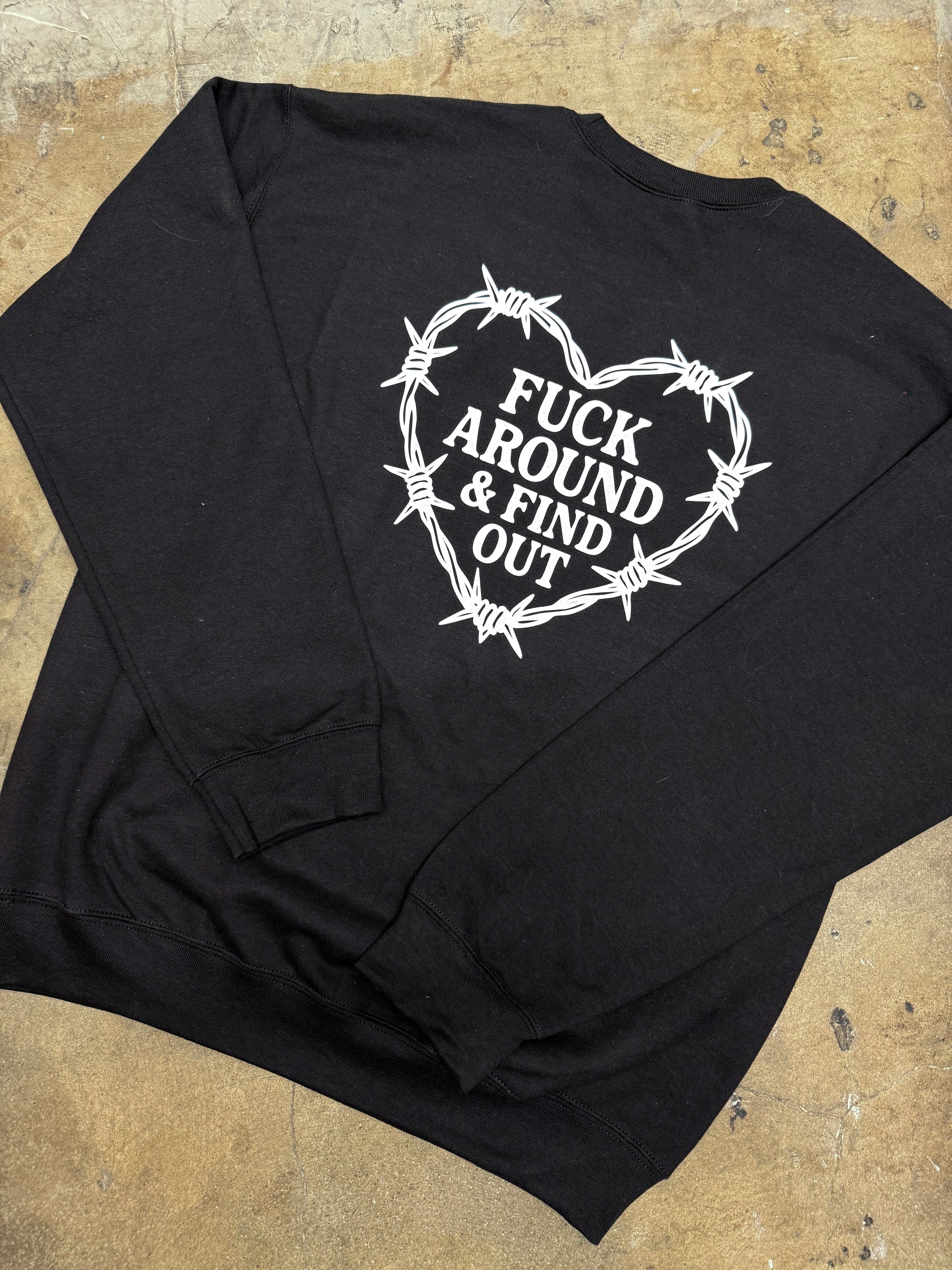 Find Out Shop Crewneck - Black - Burnout