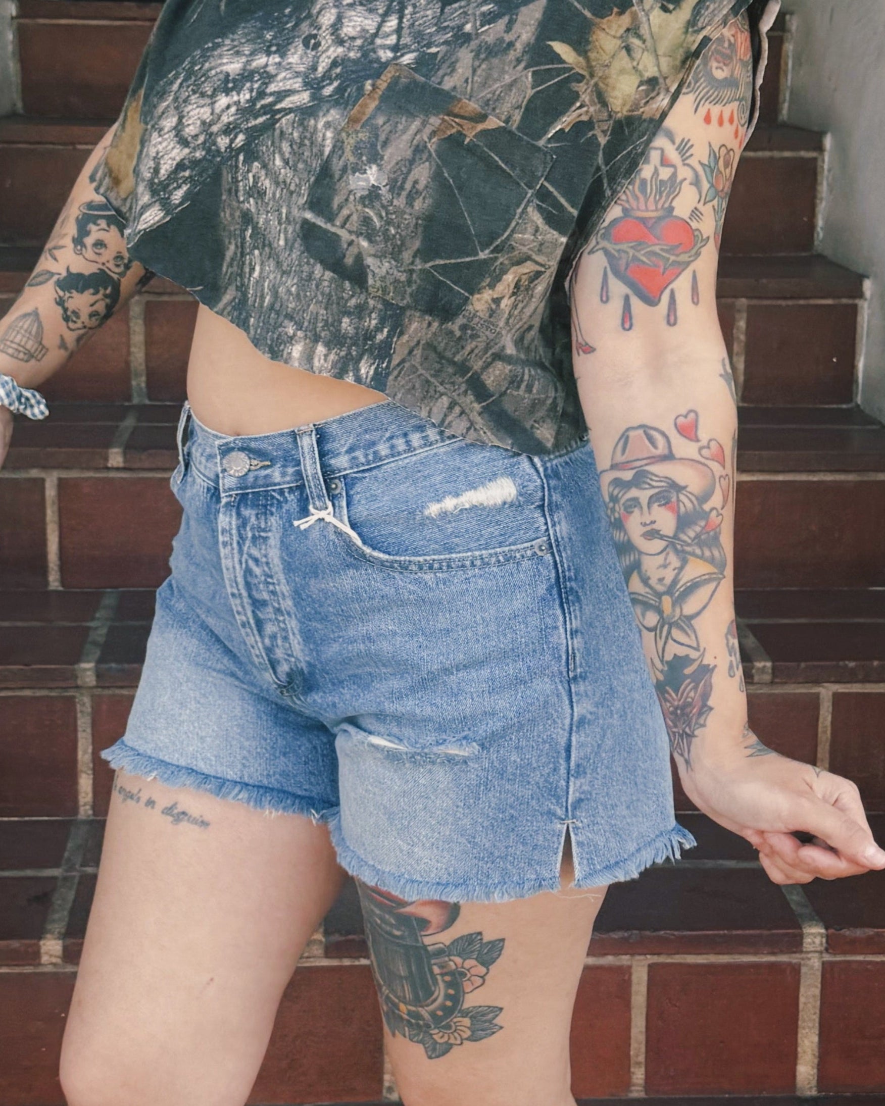 Med Wash Denim Shorts - Burnout
